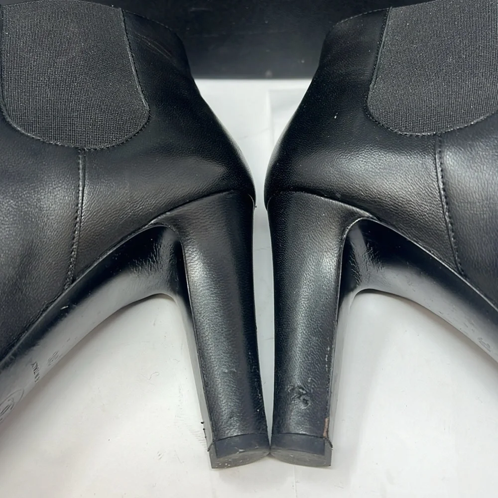 Chanel Sz 38 Short Lambskin Pull On 3.5”Heel Boots Booties